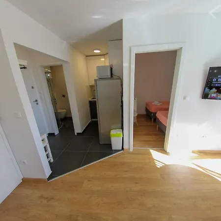 Apartament Jugo - New Apartment, Very Close To The Center And Beache, With Sea View Split